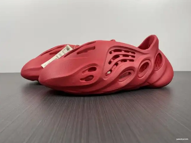 Yeezy Adidas Red Foam CW3355 0530